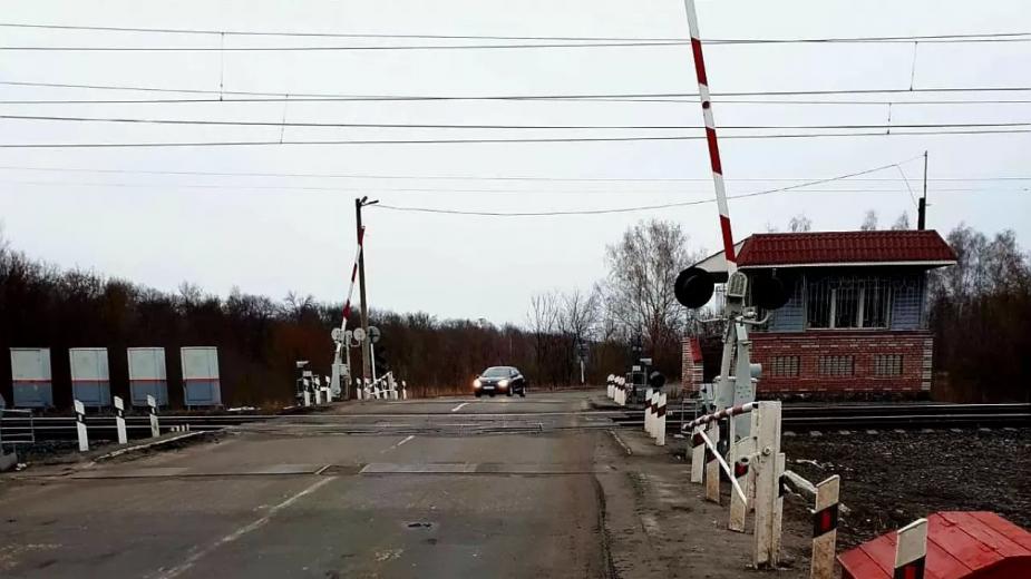 В Кузнецком районе завершен ремонт железнодорожного переезда