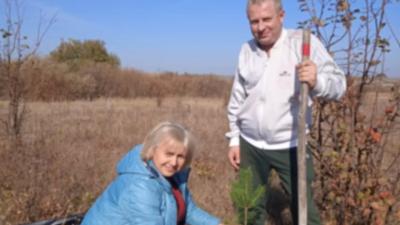 В Парке Дружбы высадили саженцы дуба