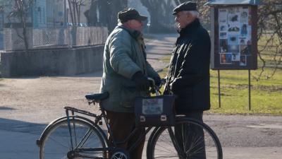 Пенсионерам снова подложили свинью: тем, у кого есть наличные, в ноябре придется несладко