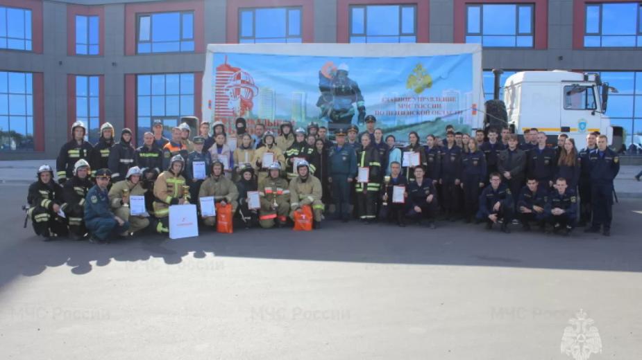 В Пензенском районе пожарные посоревновались в скоростном подъеме на 24-й этаж