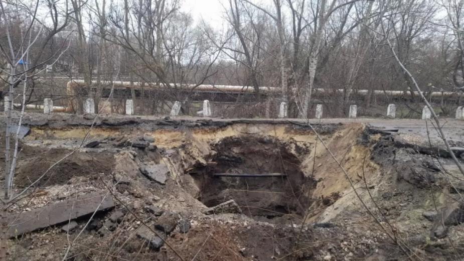 На переезде в Западный микрорайон завершают установку водопропускных коробов