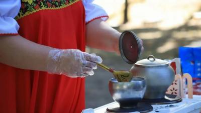 Пензенцев угостили кашами на празднике в парке Белинского