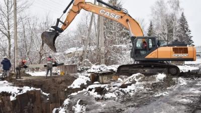 В поселке Лесном завершают реконструкцию сетей водоотведения