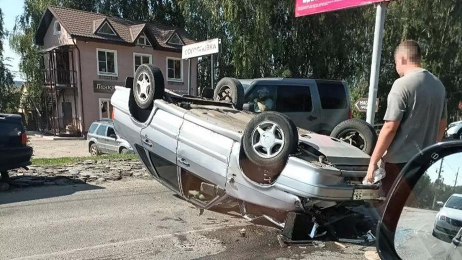 В Богословке автомобиль перевернулся вверх колесами