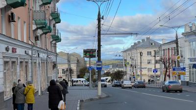 Этот цвет будет самым популярным осенью: вы точно найдете в гардеробе вещи этого оттенка